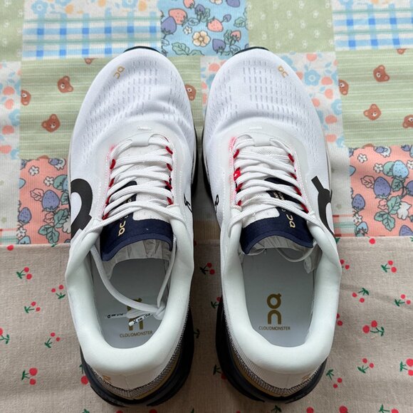 On Cloud Monster Unisex Sneakers - Picture 2 of 6